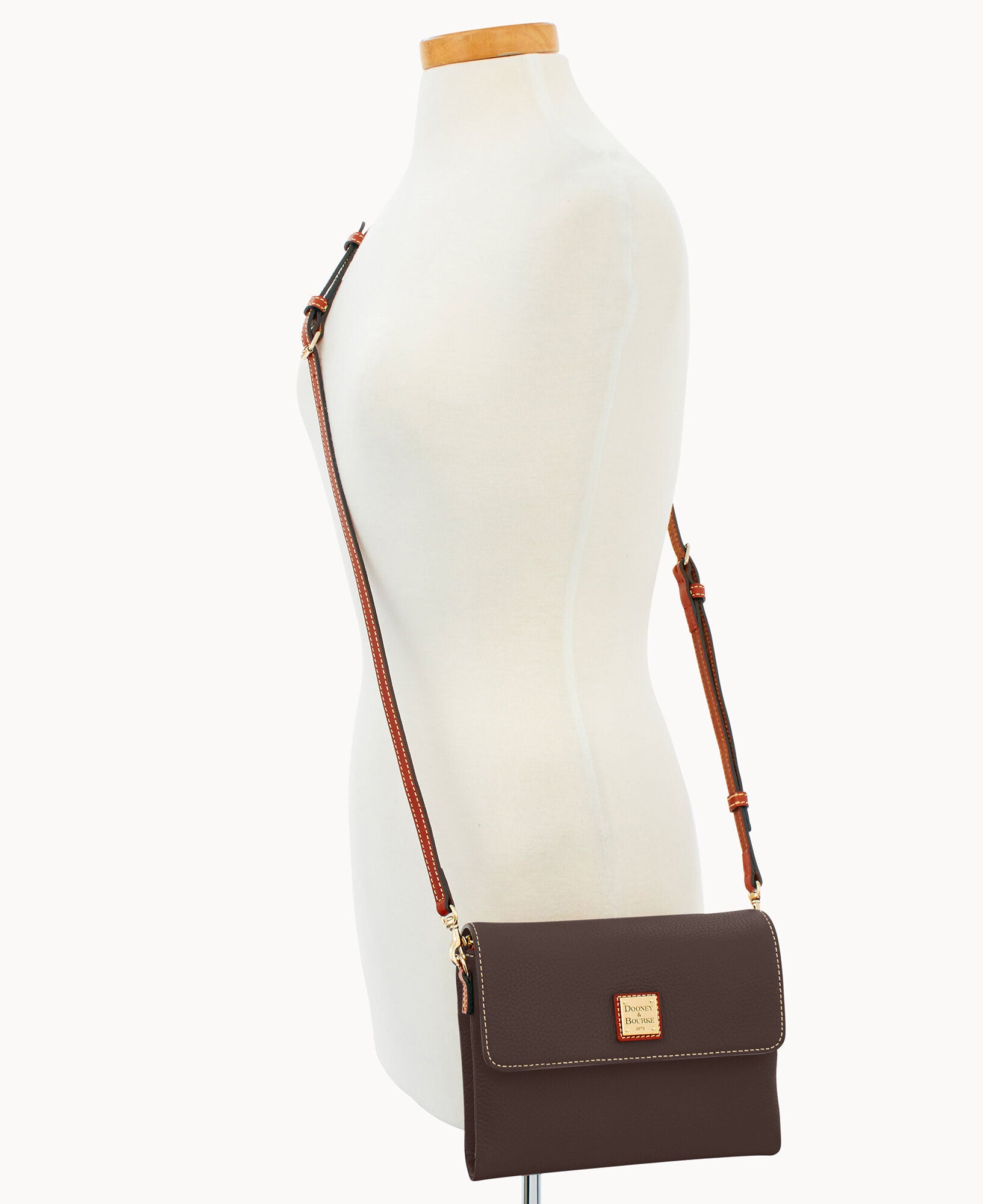 Pebble Grain Hunter Crossbody - Image 14