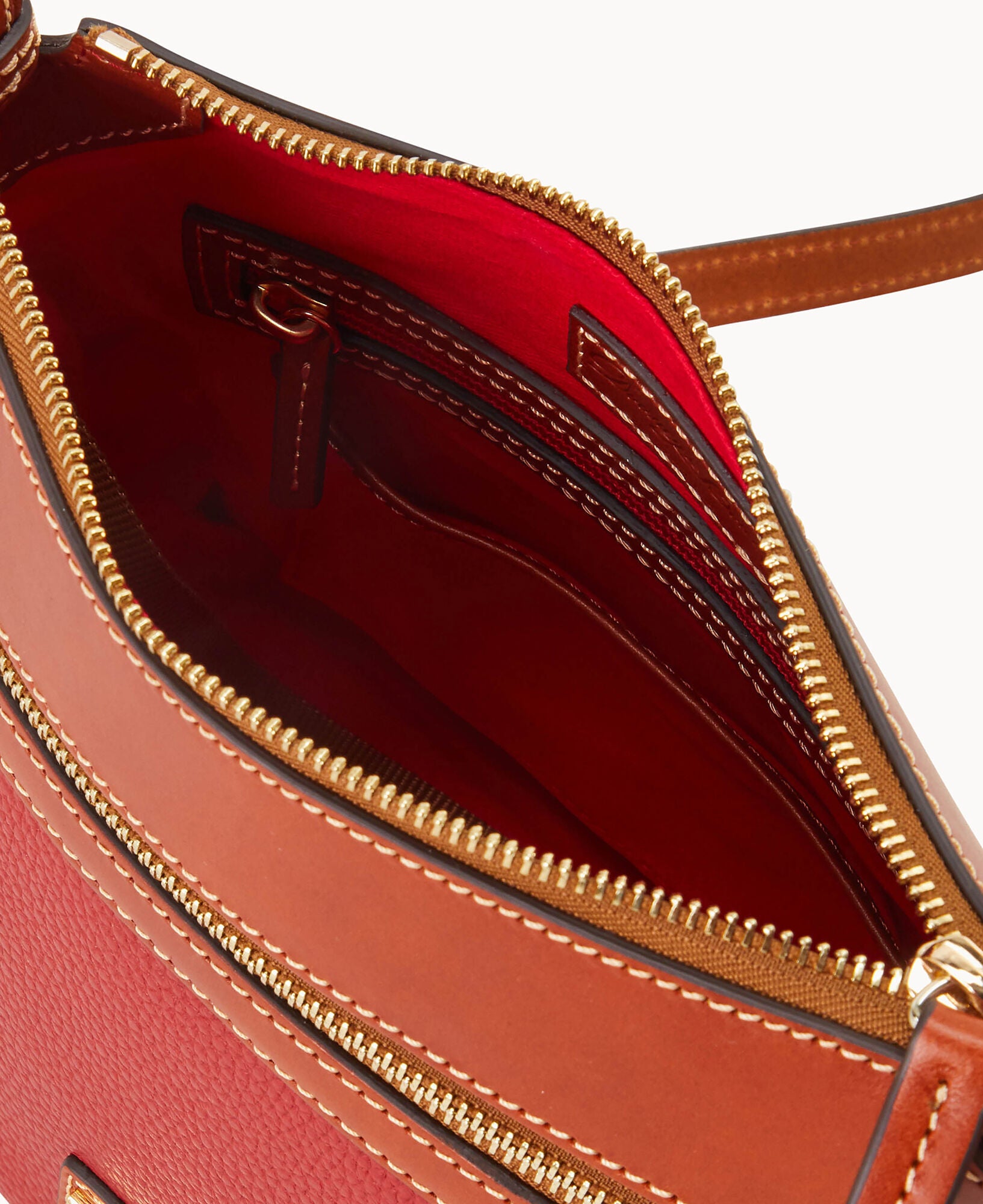 Pebble Grain Crossbody 25 - Image 19