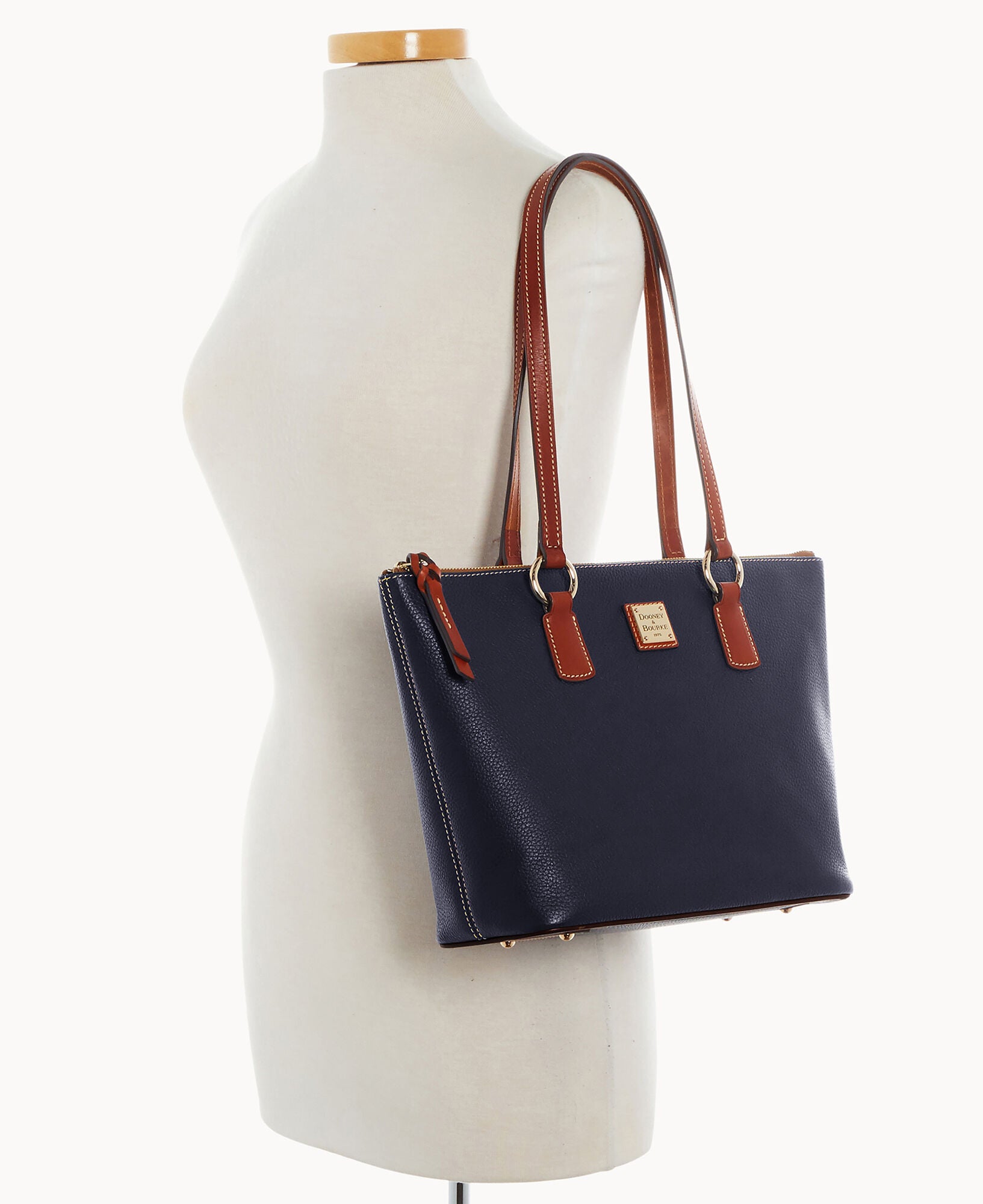 Pebble Grain Small Wren Zip Tote - Image 5