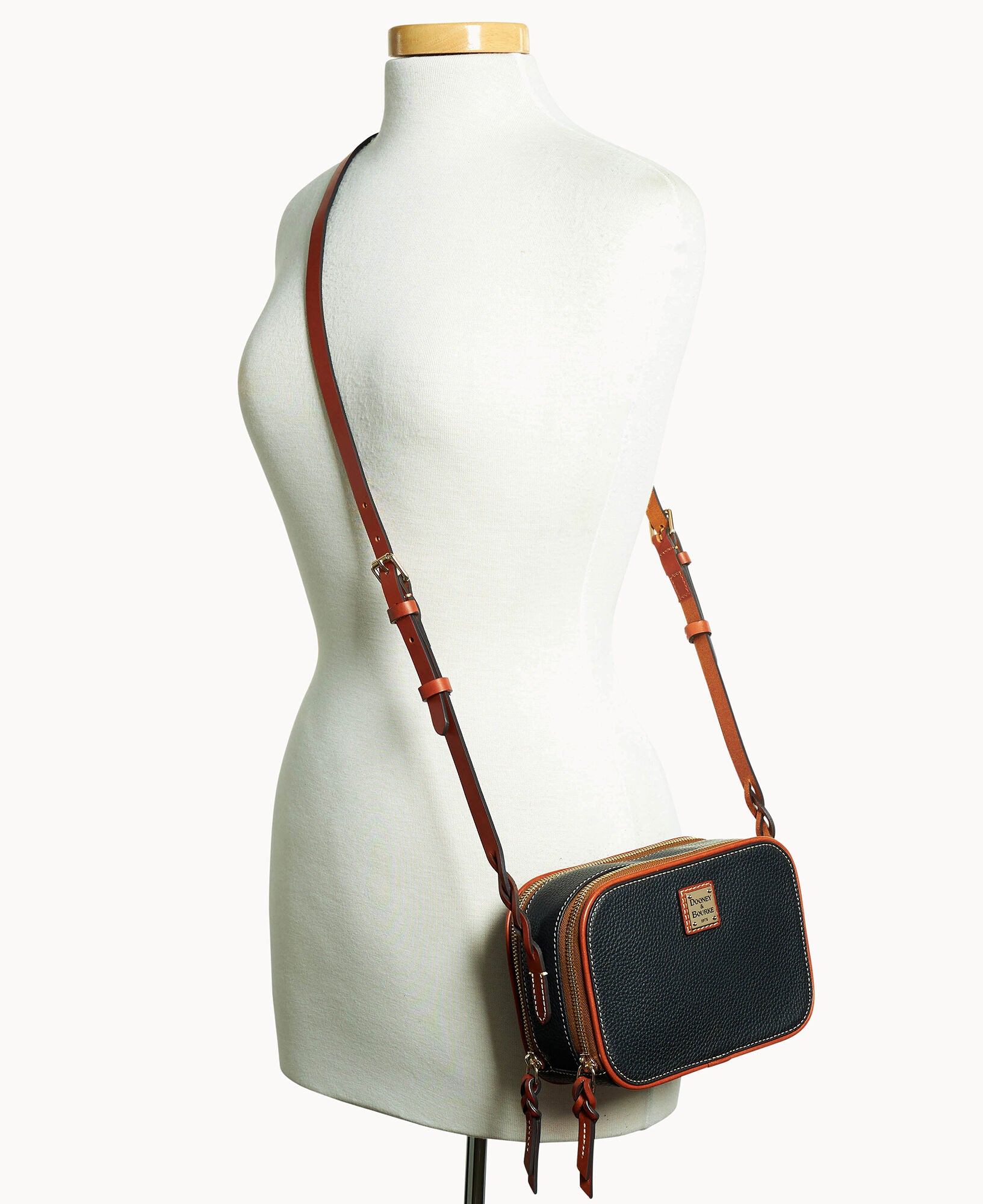 Pebble Grain Deni Crossbody - Image 24