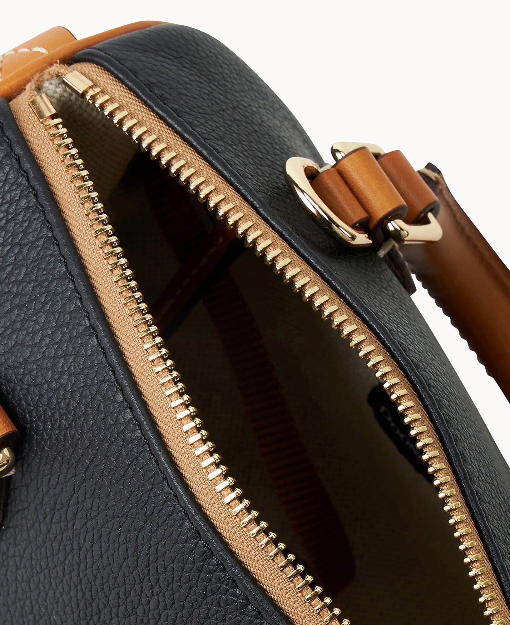 Sorrento Barrel Satchel 20 - Image 11
